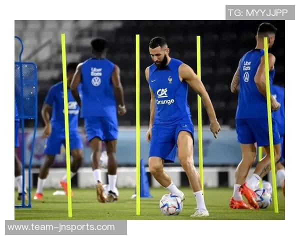 斯卢茨基赛后感慨双方实力相当遗憾未能全取三分的比赛总结