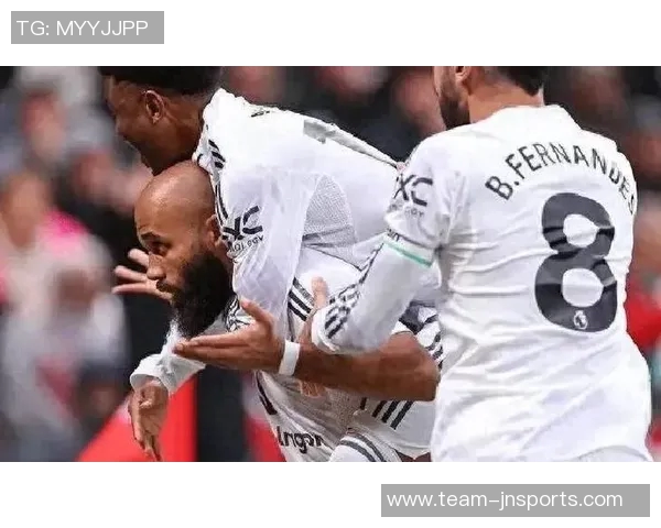 坎贝尔回忆热刺球迷攻击事件称无人道歉与菲戈遭遇相似